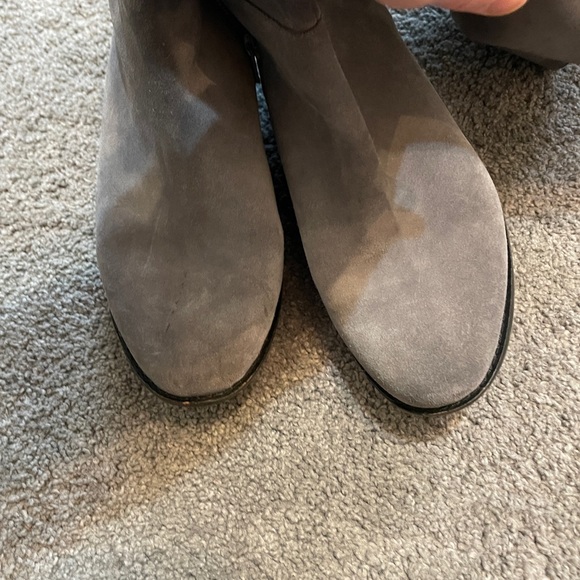 **Vionic Boots** - Picture 6 of 9